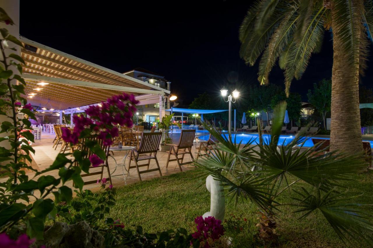 Isida Hotel Agia Marina Exterior photo